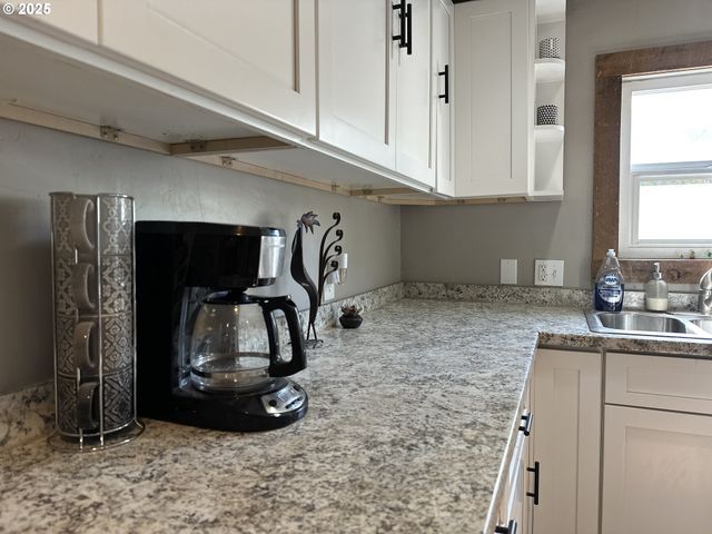 748 E MAIN St, John Day, OR 97845