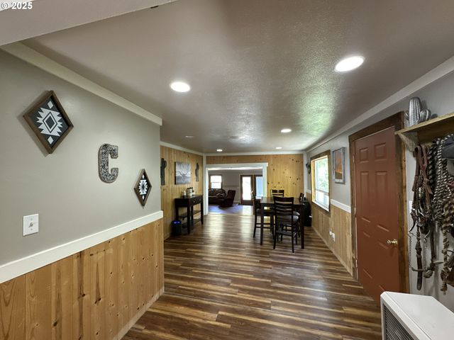 748 E MAIN St, John Day, OR 97845