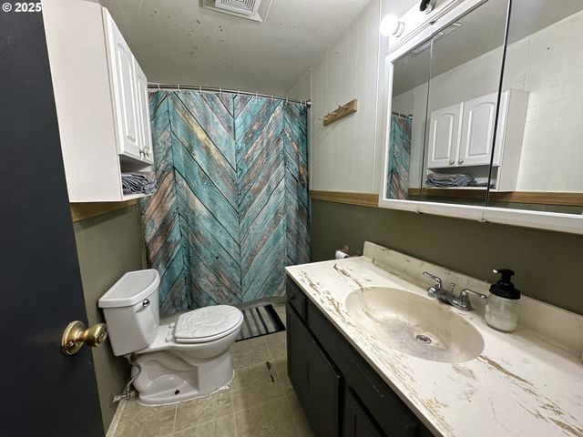 748 E MAIN St, John Day, OR 97845