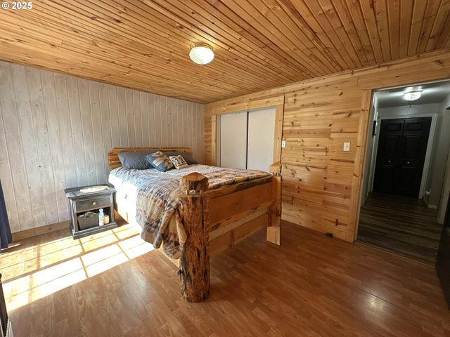 748 E MAIN St, John Day, OR 97845