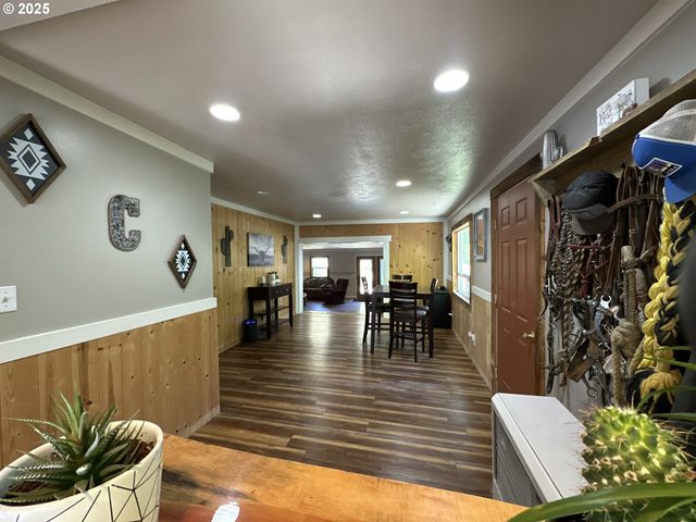 748 E MAIN St, John Day, OR 97845