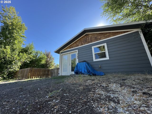 748 E MAIN St, John Day, OR 97845