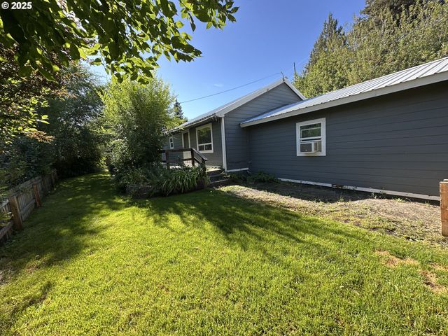 748 E MAIN St, John Day, OR 97845