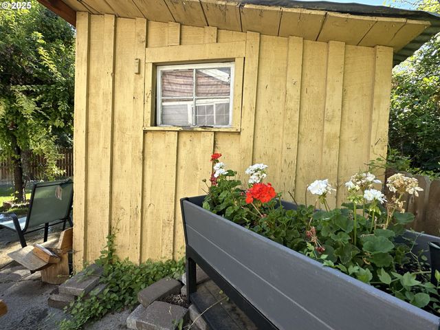 748 E MAIN St, John Day, OR 97845