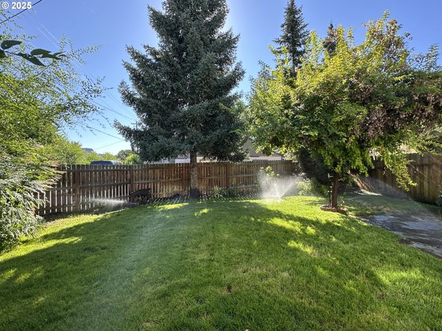 748 E MAIN St, John Day, OR 97845