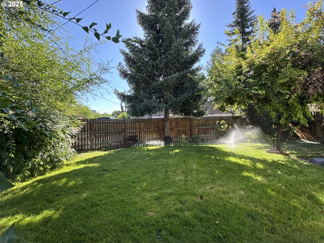 748 E MAIN St, John Day, OR 97845