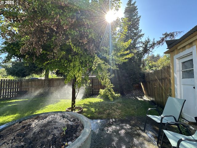 748 E MAIN St, John Day, OR 97845