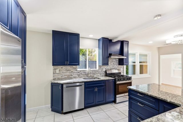 45 N Laurel Ave, Woodbridge Twp., NJ 08830