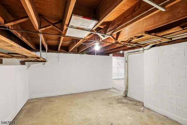 45 N Laurel Ave, Woodbridge Twp., NJ 08830