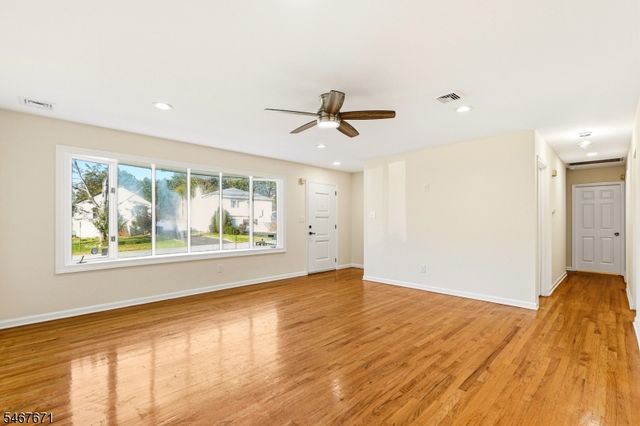 45 N Laurel Ave, Woodbridge Twp., NJ 08830