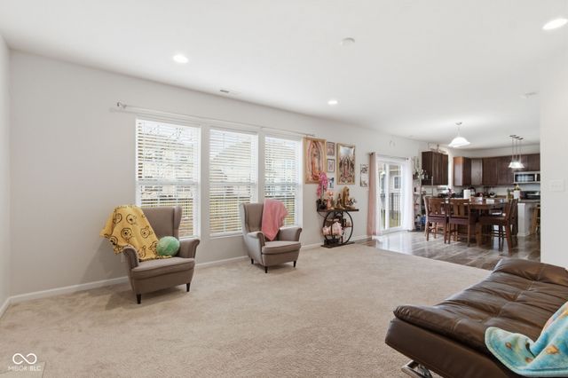 6314 Silver Leaf Drive, Zionsville, IN 46077