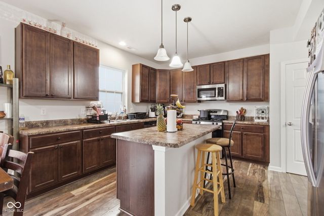 6314 Silver Leaf Drive, Zionsville, IN 46077