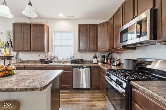 6314 Silver Leaf Drive, Zionsville, IN 46077