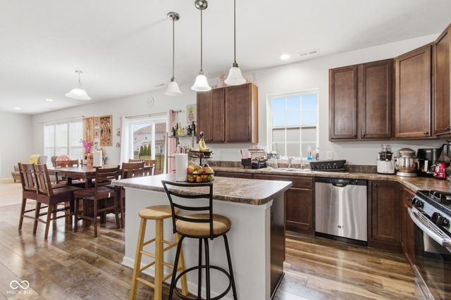 6314 Silver Leaf Drive, Zionsville, IN 46077