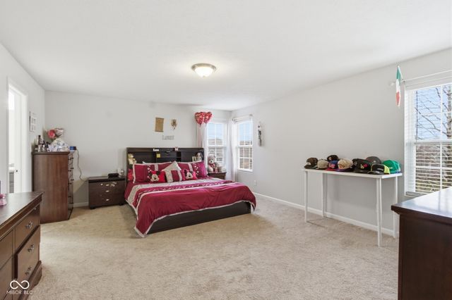 6314 Silver Leaf Drive, Zionsville, IN 46077