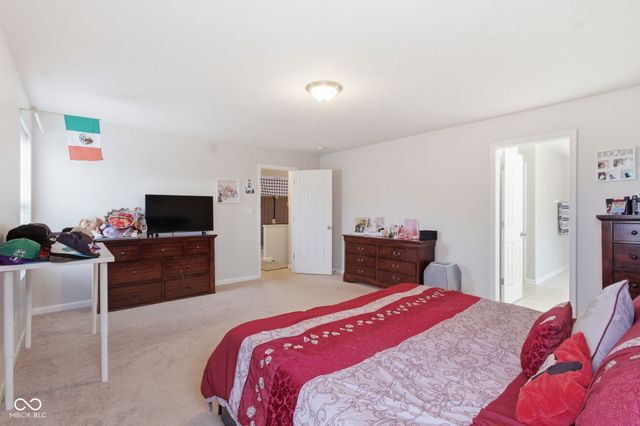 6314 Silver Leaf Drive, Zionsville, IN 46077