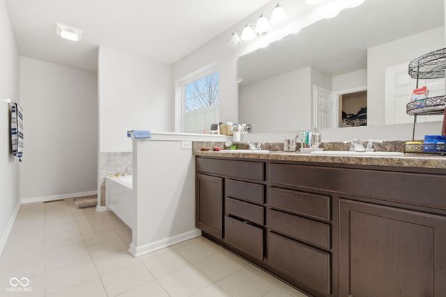 6314 Silver Leaf Drive, Zionsville, IN 46077