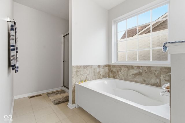 6314 Silver Leaf Drive, Zionsville, IN 46077