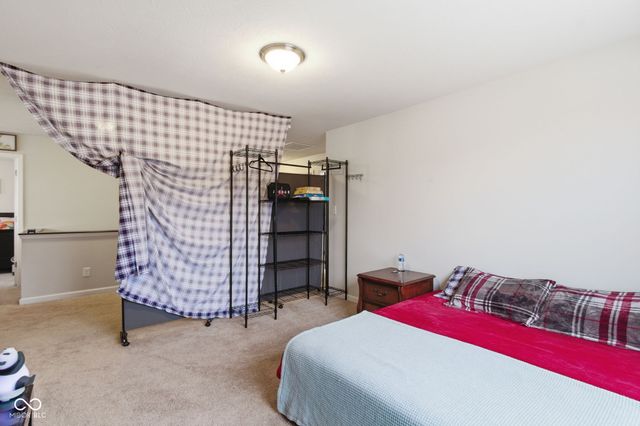 6314 Silver Leaf Drive, Zionsville, IN 46077