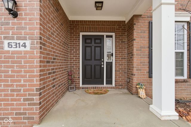 6314 Silver Leaf Drive, Zionsville, IN 46077