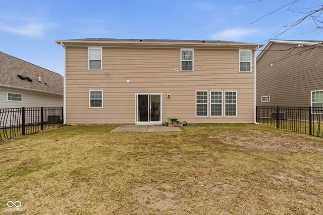 6314 Silver Leaf Drive, Zionsville, IN 46077