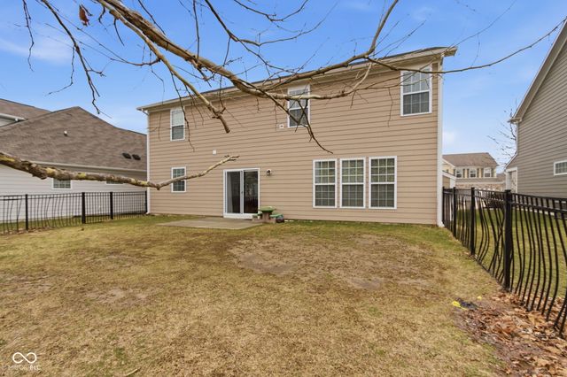 6314 Silver Leaf Drive, Zionsville, IN 46077