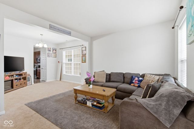 6314 Silver Leaf Drive, Zionsville, IN 46077