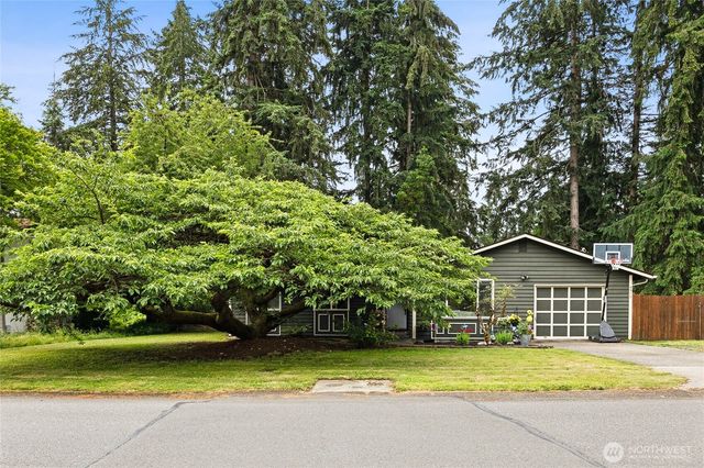 8915 Quinault Drive NE, Olympia, WA 98516