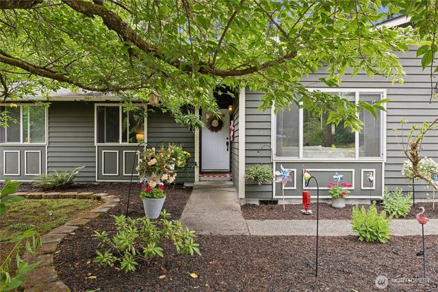 8915 Quinault Drive NE, Olympia, WA 98516