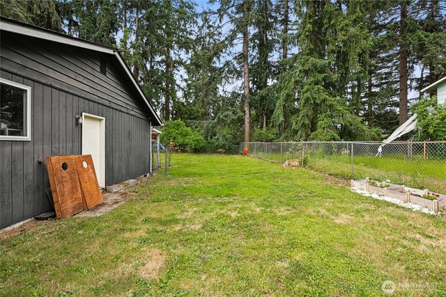 8915 Quinault Drive NE, Olympia, WA 98516