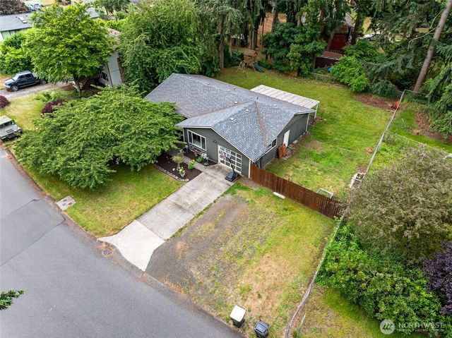 8915 Quinault Drive NE, Olympia, WA 98516