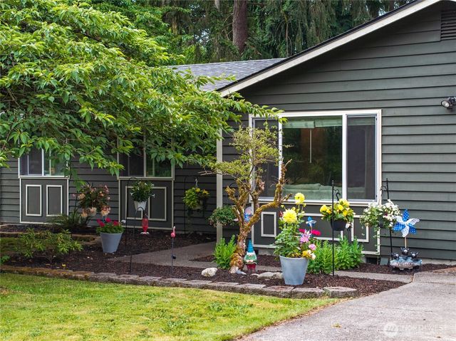 8915 Quinault Drive NE, Olympia, WA 98516