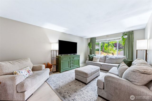 8915 Quinault Drive NE, Olympia, WA 98516