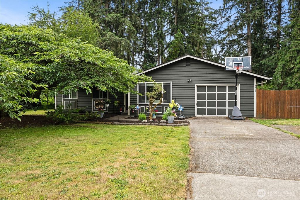 8915 Quinault Drive NE, Olympia, WA 98516