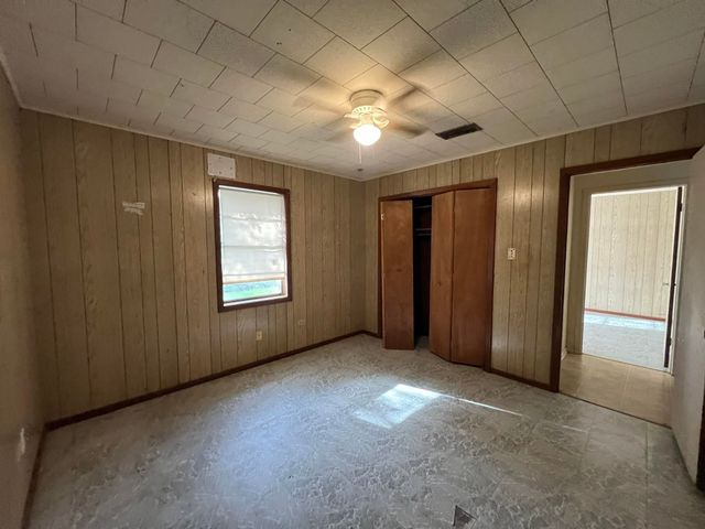 573 St Louis St, Raceland, LA 70394