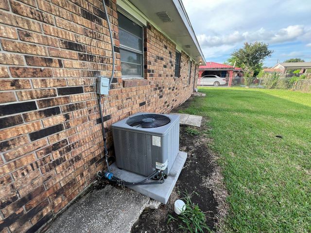 573 St Louis St, Raceland, LA 70394