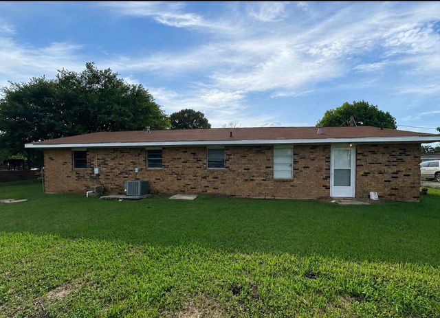 573 St Louis St, Raceland, LA 70394
