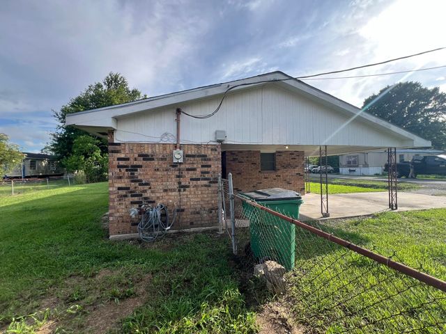 573 St Louis St, Raceland, LA 70394