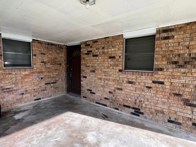 573 St Louis St, Raceland, LA 70394