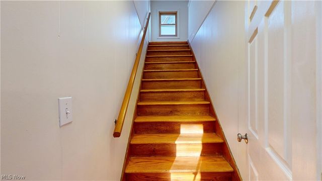 1457 Hocking Road, Little Hocking, OH 45742