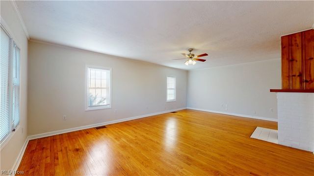 1457 Hocking Road, Little Hocking, OH 45742