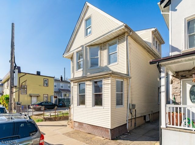 56 Holmes St, Belleville Twp., NJ 07109