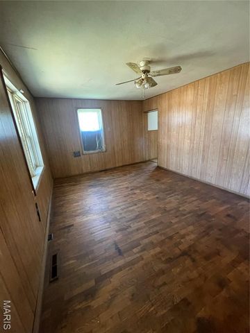 813 E Jack Street, Salem, MO 65560