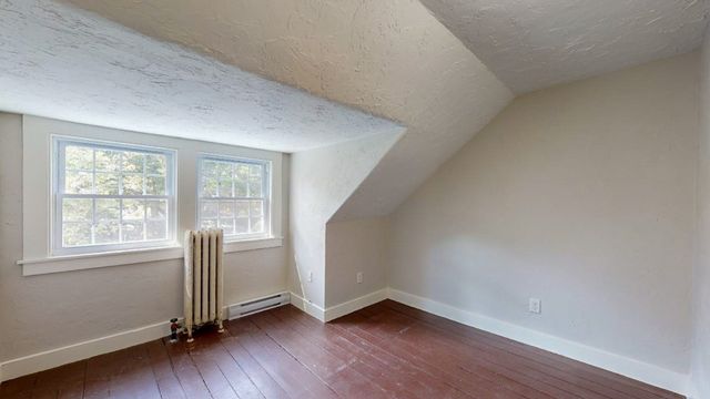 54 Beeching St Left, Worcester, MA 01602