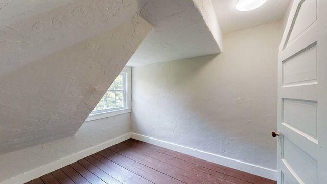 54 Beeching St Left, Worcester, MA 01602