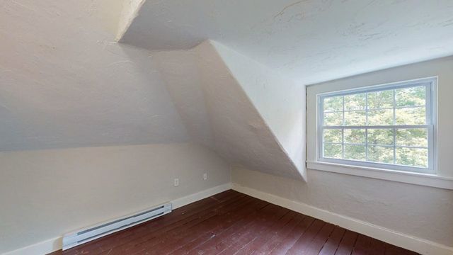 54 Beeching St Left, Worcester, MA 01602