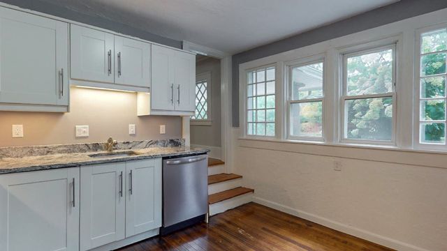 54 Beeching St Left, Worcester, MA 01602