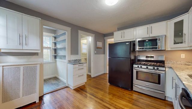 54 Beeching St Left, Worcester, MA 01602