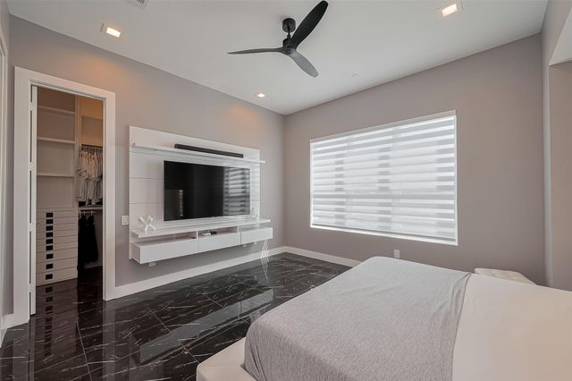 5919 E Post Oak Lane, Houston, TX 77055