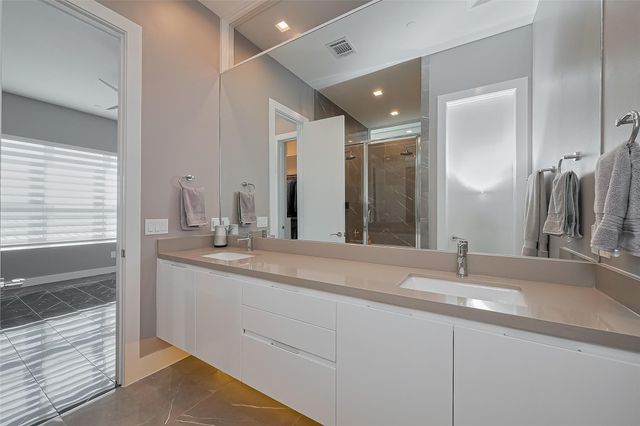 5919 E Post Oak Lane, Houston, TX 77055